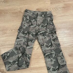 Abercrombie camo cargo pants